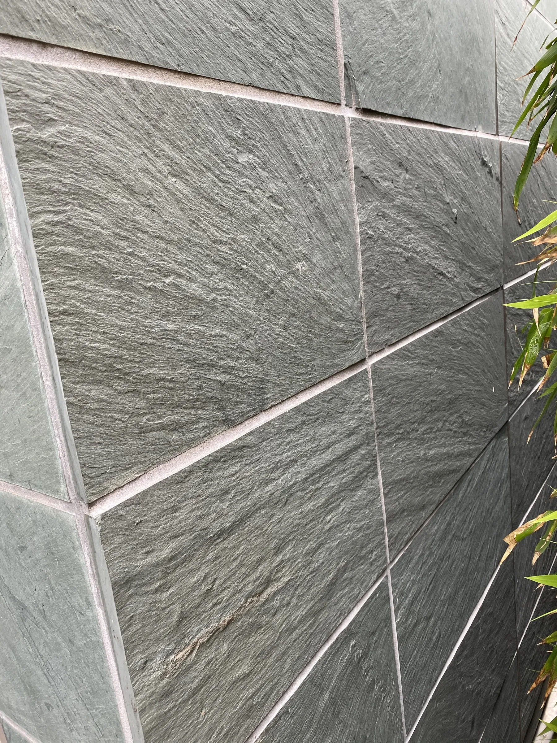 Panel surface and intersecting joints at close range